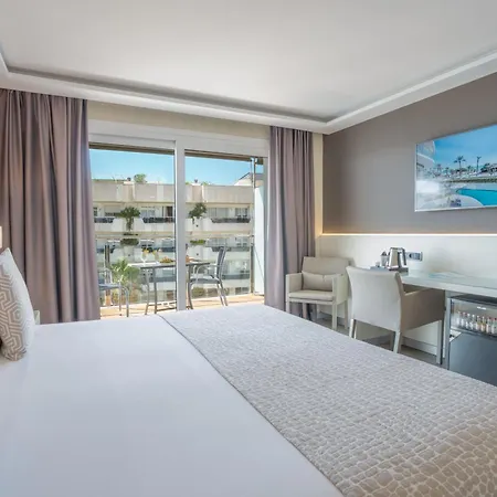 Hotell Calipolis 4*